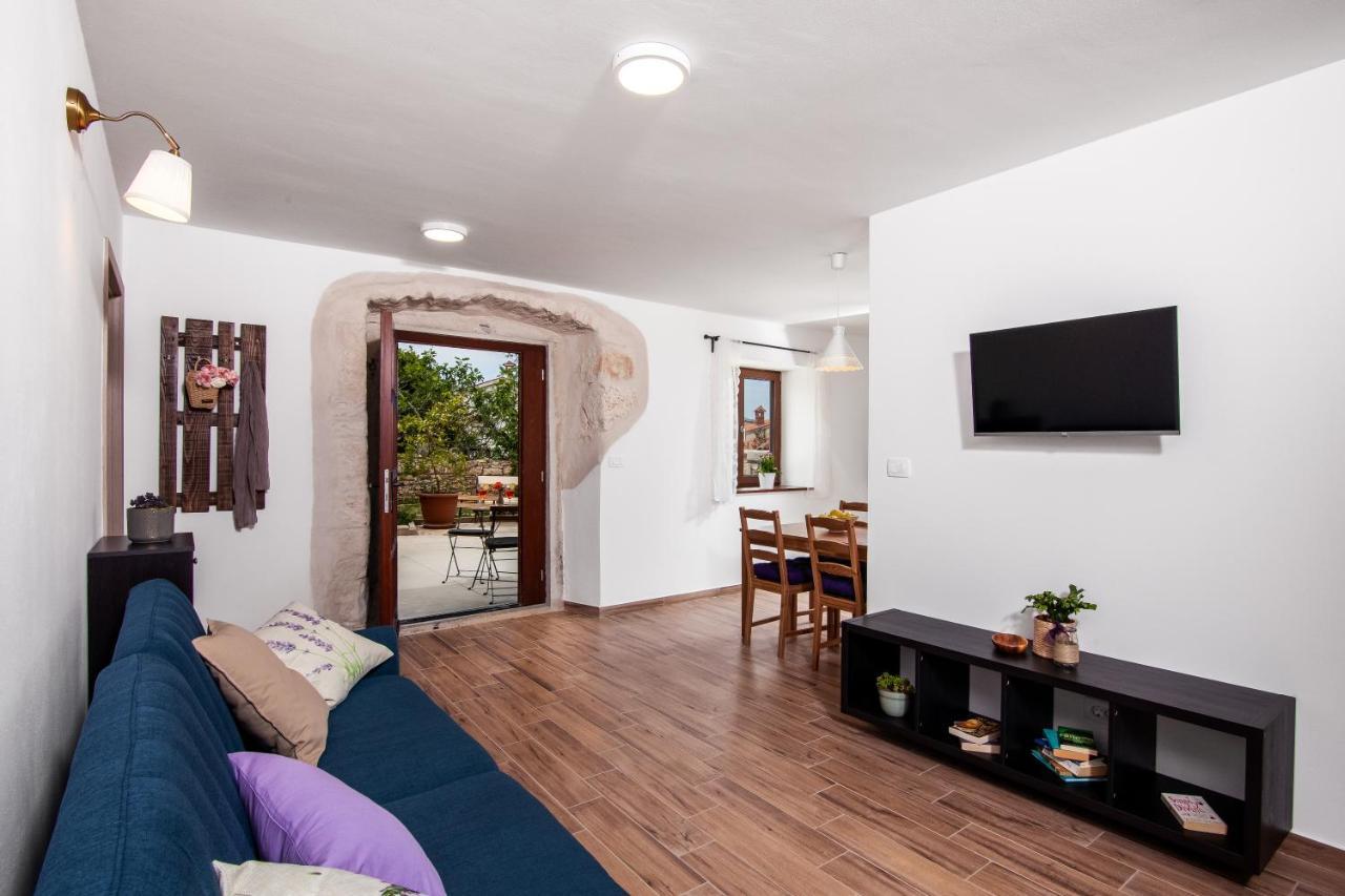 Apartments Tiny Garden Medulin Exterior photo